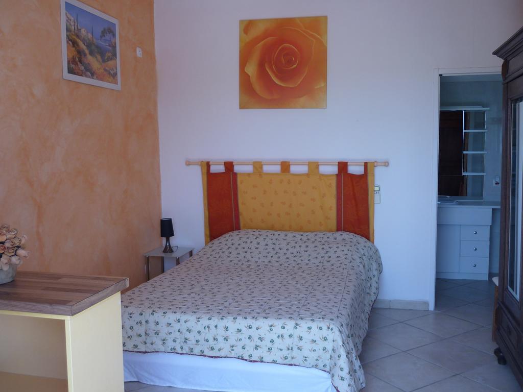 Soleil De Camargue Βίλα Αρλ Δωμάτιο φωτογραφία
